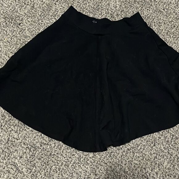 Charlotte Russe - Black Swing Skirt - S - Picture 2 of 4